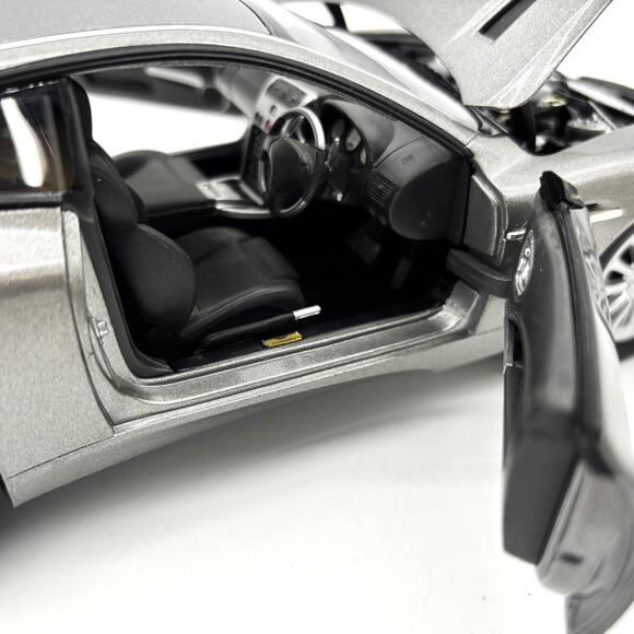 Vtg JoyRide Aston Martin Vanquish Die Cast Model Car 1/16 Scale RC2 James Bond - Picture 9 of 13